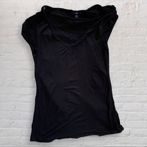 Gap navy blue v neck top